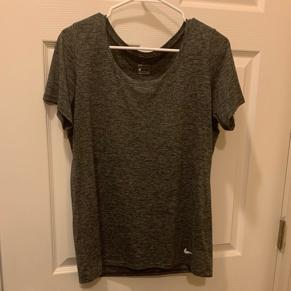 Nike Women’s Shirt
